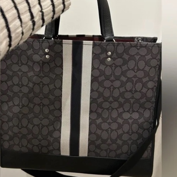 Coach Dempsey Tote 40 In Signature Jacquard - Picture 6 of 7